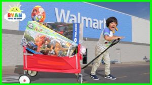Ryan Trains for the Nickelodeon Toy Run Family Style at Walmart! So Many Toys!
