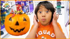 Ryan Shopping for Halloween Costumes to Trick or Treat!!!