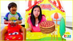 Ryan Pretend Play Pizza Delivery Cooking Playhouse!!!