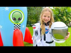 Nastya flies to aliens to learn about space.