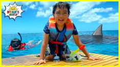 Ryan Goes Snorkeling with Family in Hawaii!