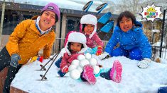 Ryan’s Family Trip playing in the Snow Hotel Tour!