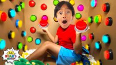 Don’t Press The Wrong ButtonChallenge and more 1 hr kids video!
